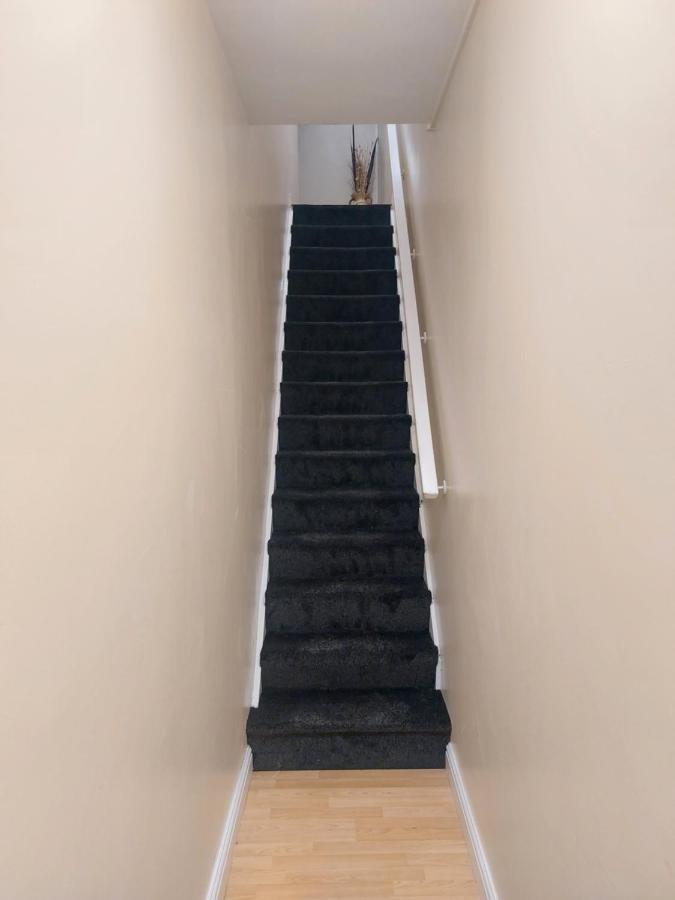 2 Large Bedroom Apartment- Wifi & Parking Fleetwood Dış mekan fotoğraf