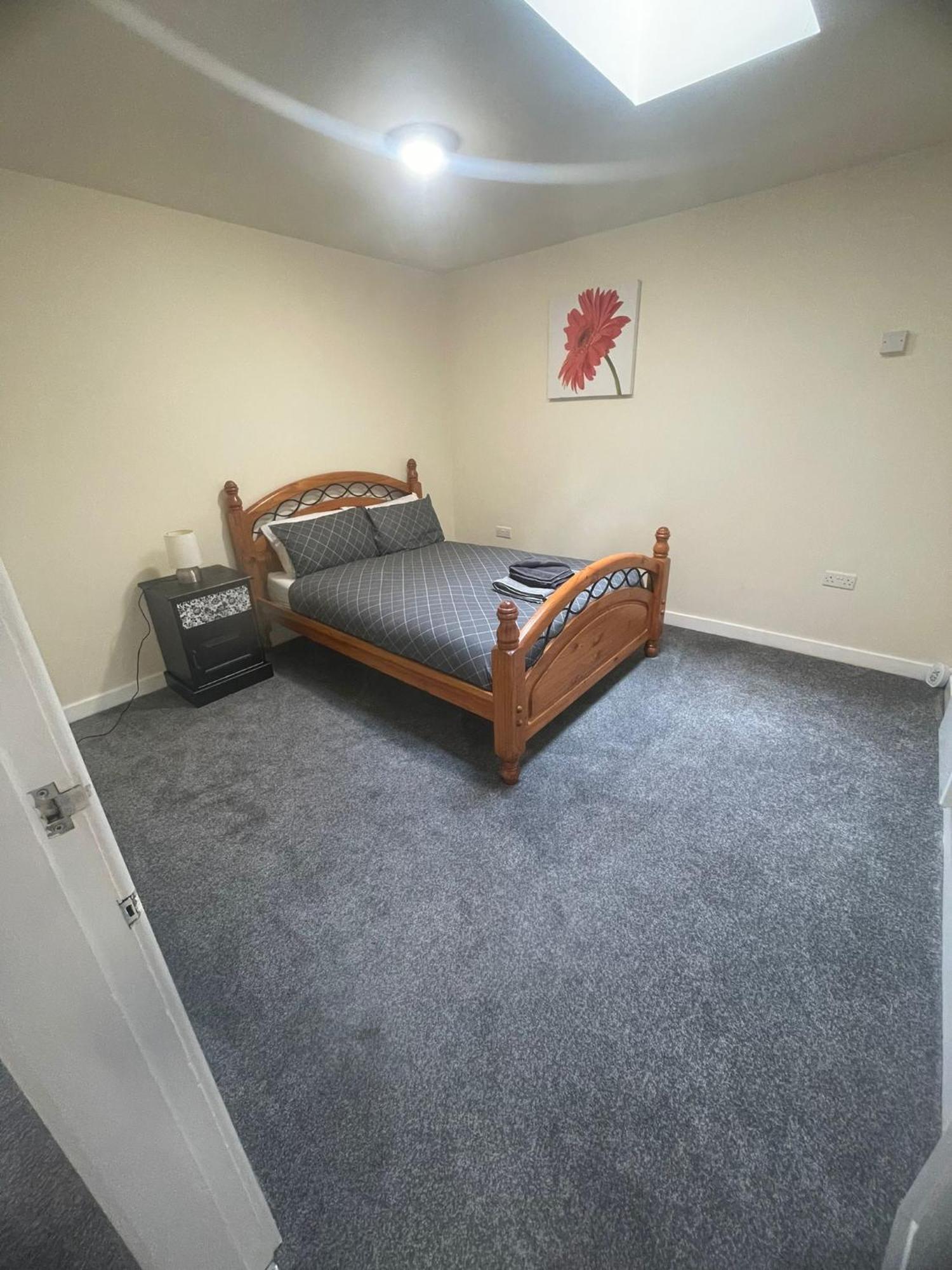 2 Large Bedroom Apartment- Wifi & Parking Fleetwood Dış mekan fotoğraf
