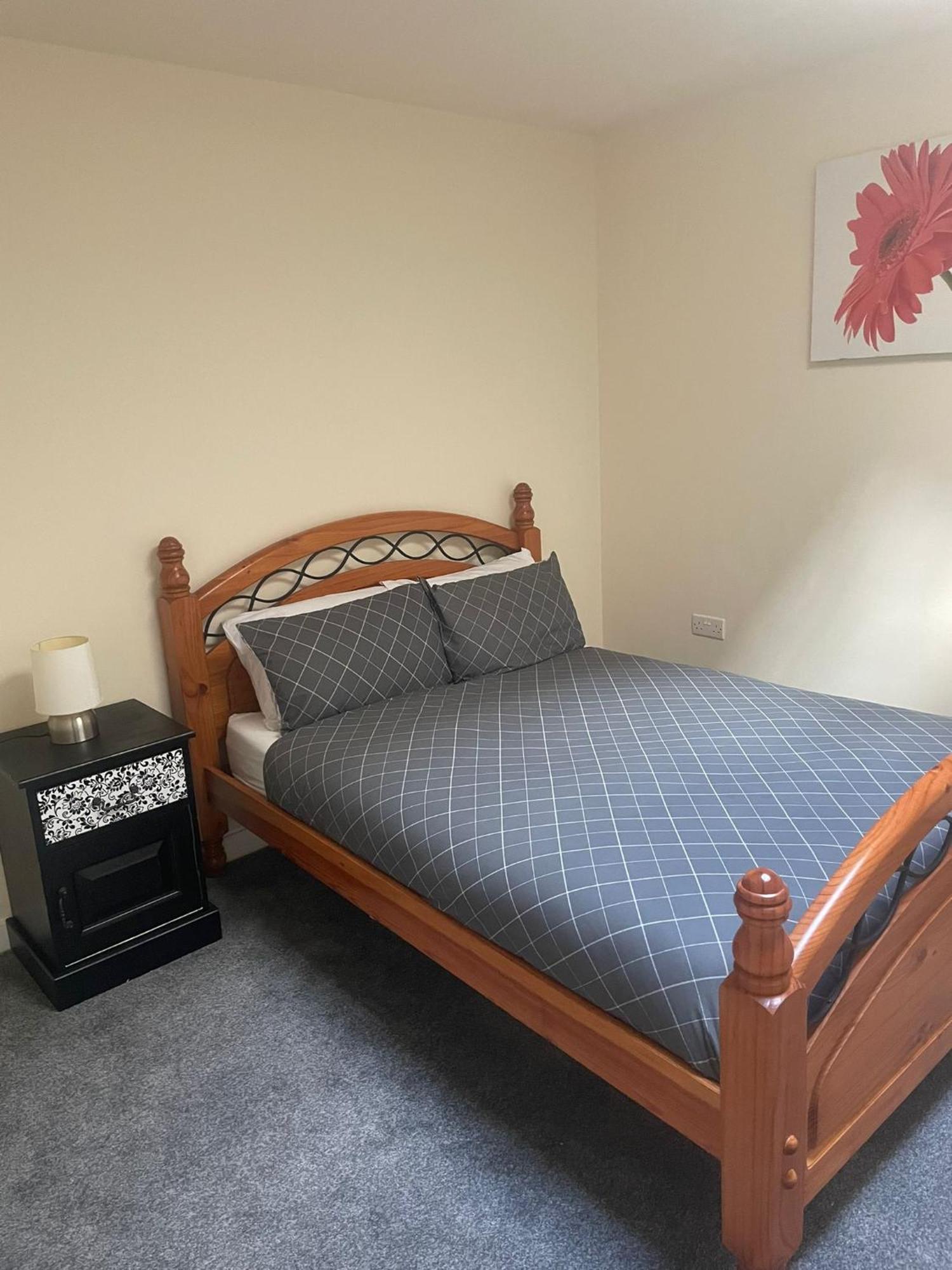 2 Large Bedroom Apartment- Wifi & Parking Fleetwood Dış mekan fotoğraf